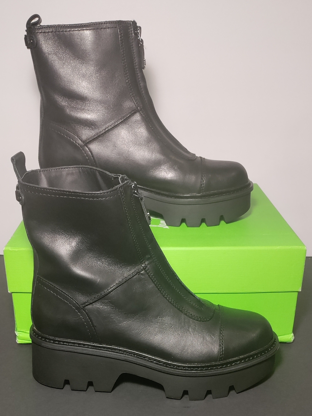 Sam Edelman Cooper Black Leather Front Zip Lug Sole Boots Size 7 NIB